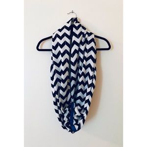 Lululemon Vinyasa Scarf - REVERSIBLE, NEVER WORN